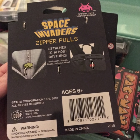 Space Invaders rubber zipper pulls / bag charms - Picture 2 of 4